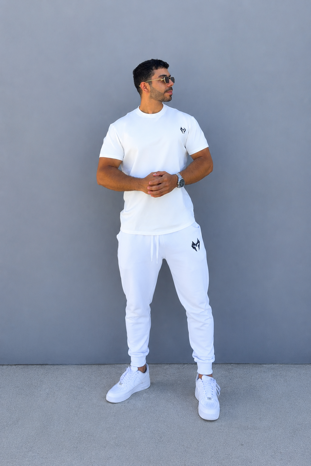 ENSEMBLE: T-SHIRT & JOGGER