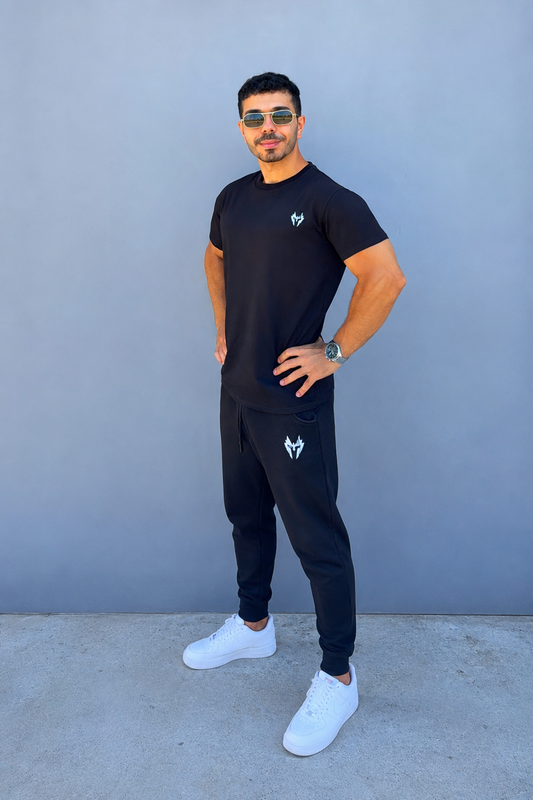 ENSEMBLE: T-SHIRT & JOGGER